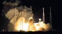 NASA的卡西尼号土星探测器首次进行环掠式暴跌