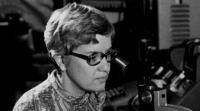 维拉·鲁宾 (Vera Rubin)，美国宇宙中无形暗物质的先驱，享年88岁